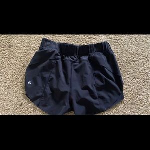 lulu lemon Calm Tides Lined Running Short 2.5”